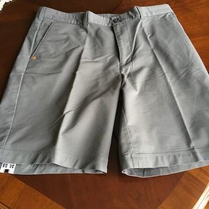 Izod Men’s Shorts Sz M, NWT, kaki green color